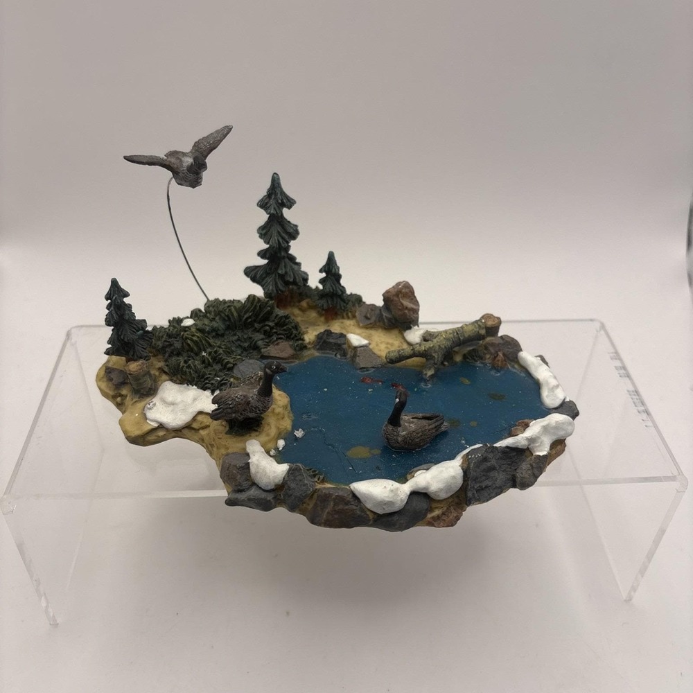 Vtg~Lemax Village Collection~Poly Resin Duck Pond Landscape~2001- 13365A
